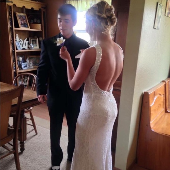 white prom dress! wore twice. size 4 - Picture 2 of 2